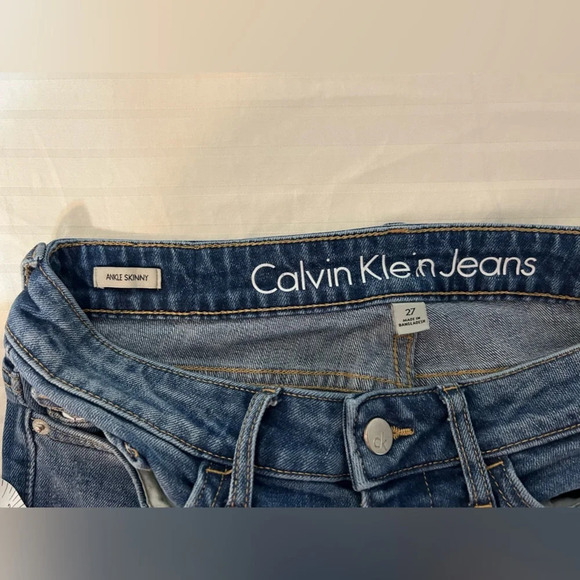 Calvin Klein Ankle Skinny Jeans. Raw hem. Size 27 - Picture 6 of 11
